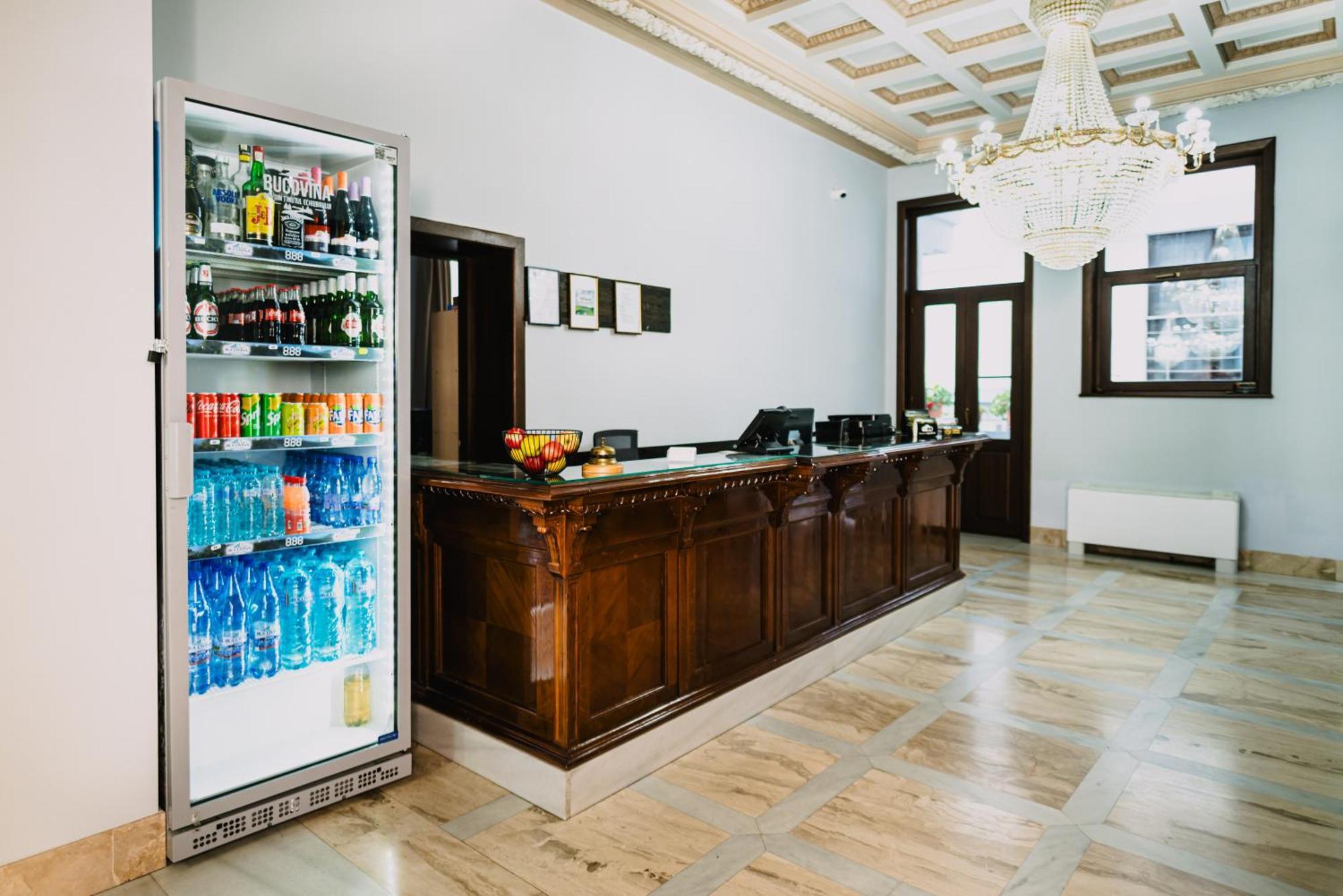 Vigo Hotel Ploiesti Bagian luar foto