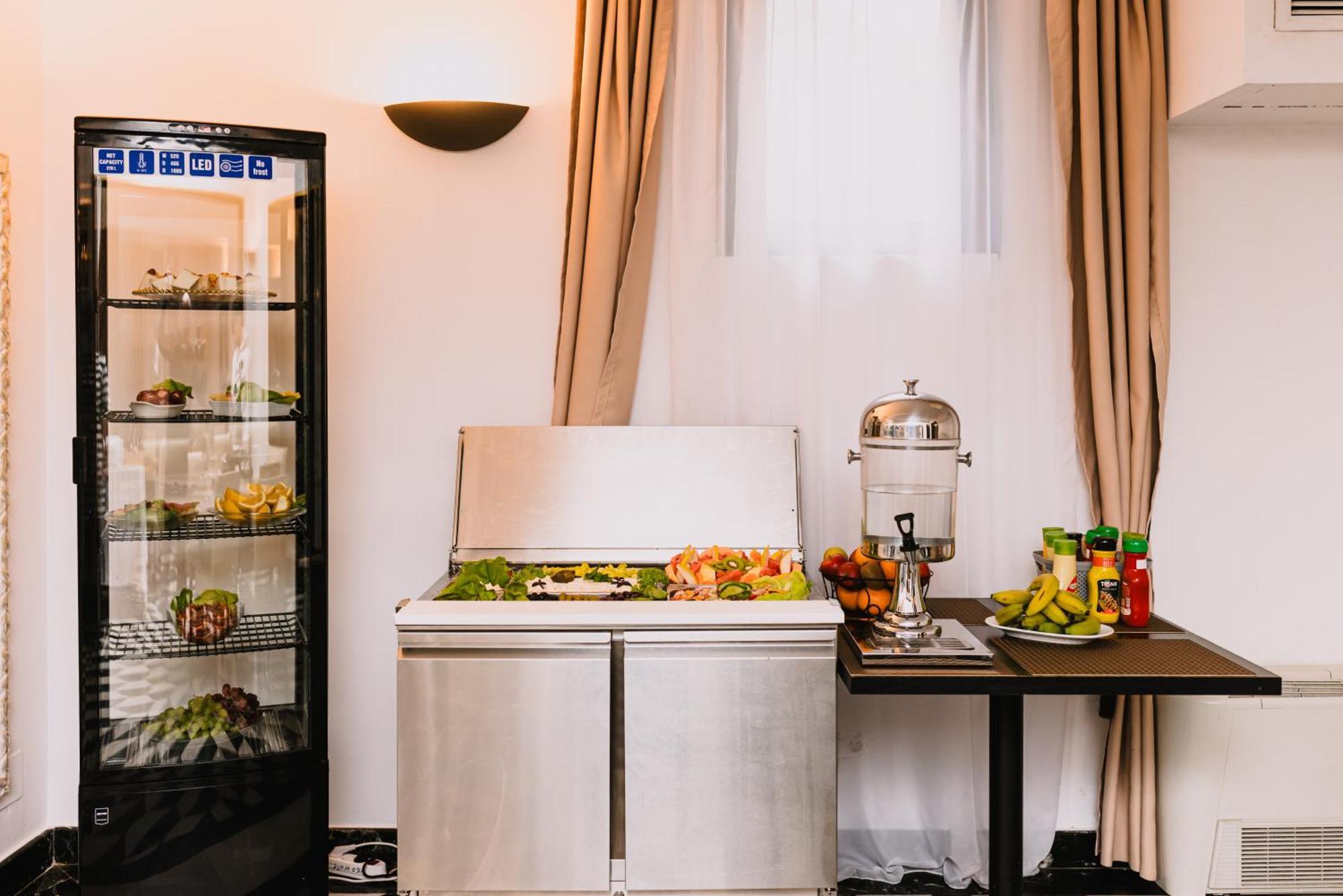 Vigo Hotel Ploiesti Bagian luar foto