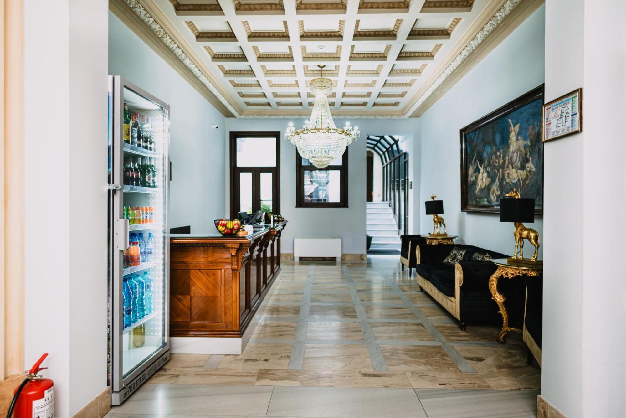 Vigo Hotel Ploiesti Bagian luar foto