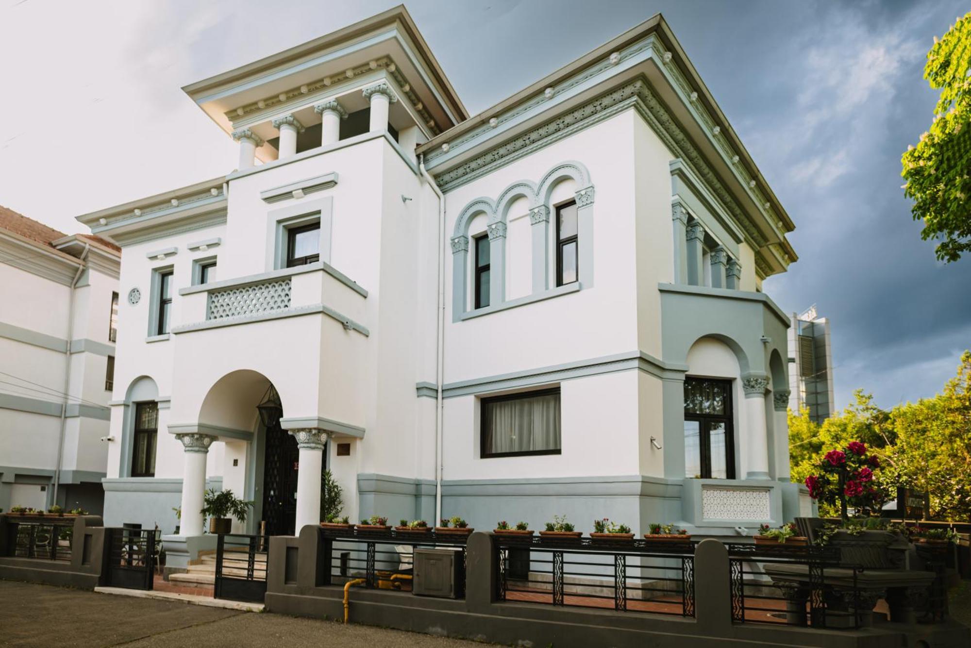 Vigo Hotel Ploiesti Bagian luar foto