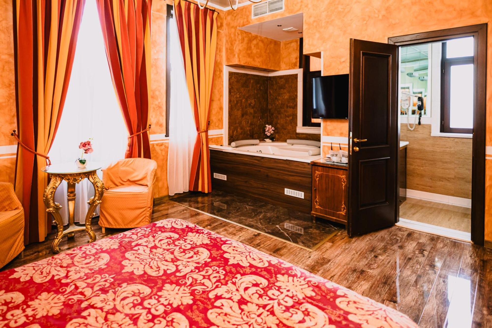 Vigo Hotel Ploiesti Bagian luar foto